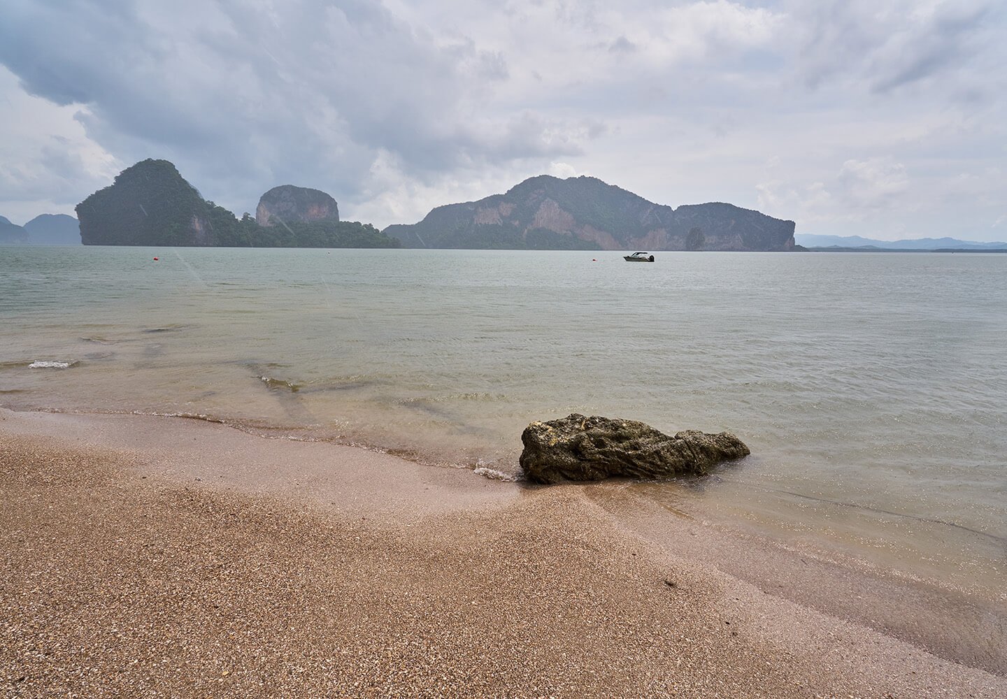 Khao Phing Kan Island (james Bond Island) At Ao Phang Nga Nation